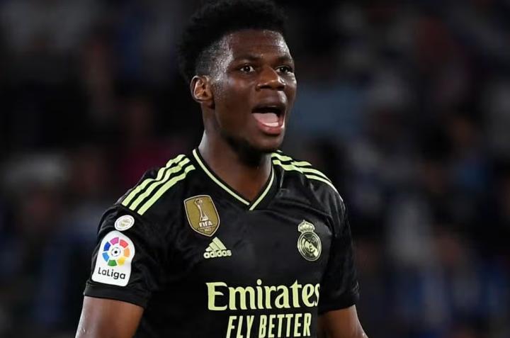 费迪南德：楚阿梅尼在皇马上场时间不多，曼联应该趁机引入