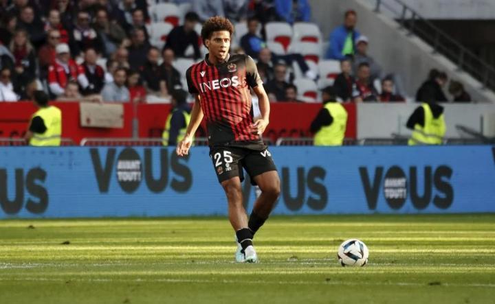 法媒：巴黎有意引入托迪博，坎波斯几周前已经会见了球员代表