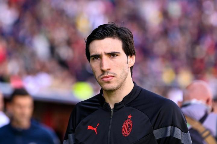 迪马：米兰和纽卡今日将举行决定性会议，谈托纳利转会