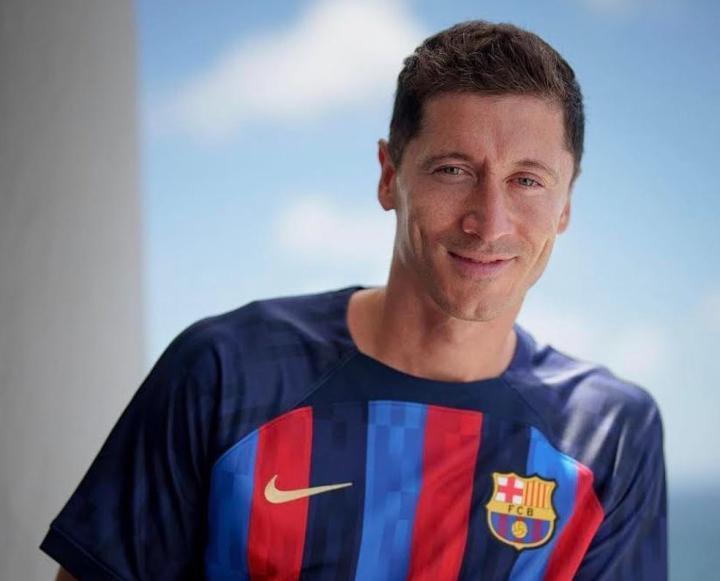 波兰媒体：沙特超1.5亿欧年薪报价莱万，莱万不为所动