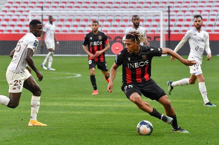 法媒：坎波斯会见了托迪博经纪人，对引进球员展现浓厚兴趣