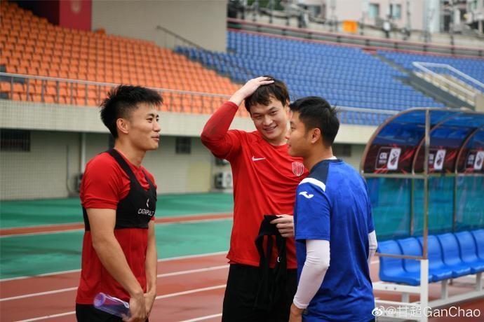 甘超：作为重庆人回家乡比赛很有感触，希望给球迷带来快乐