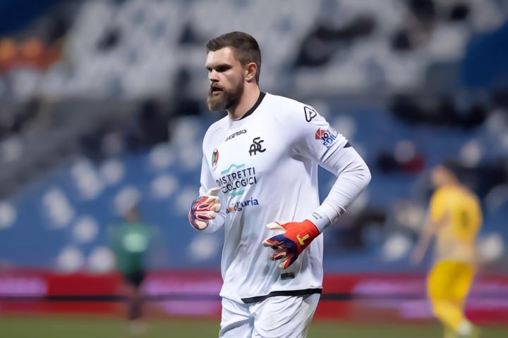 波媒：德龙戈夫斯基可能转会至德国或英格兰联赛