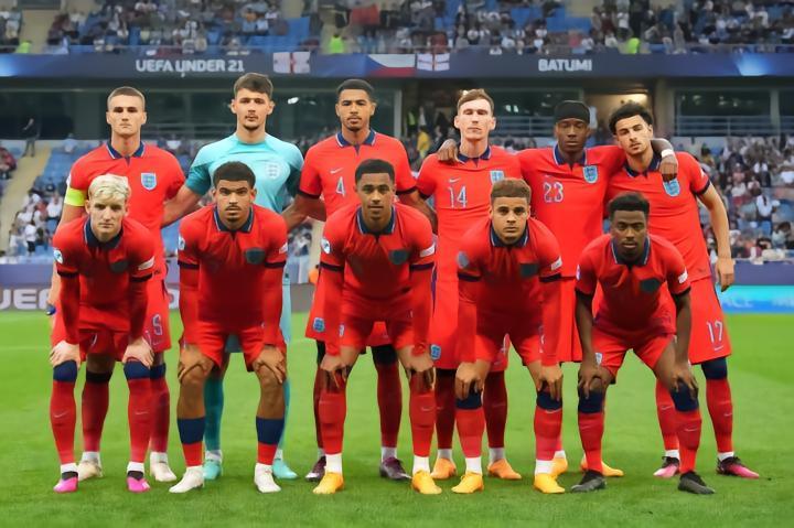 利物浦球员国家队战报：琼斯首发埃宝替补，英格兰国青取首胜