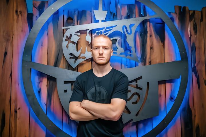 第五签！真正的大牌来了！罗斯托克官方宣布：与比勒