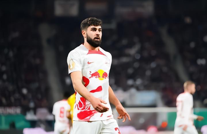 记者：曼城准备1.2亿欧总额报价格瓦迪奥尔