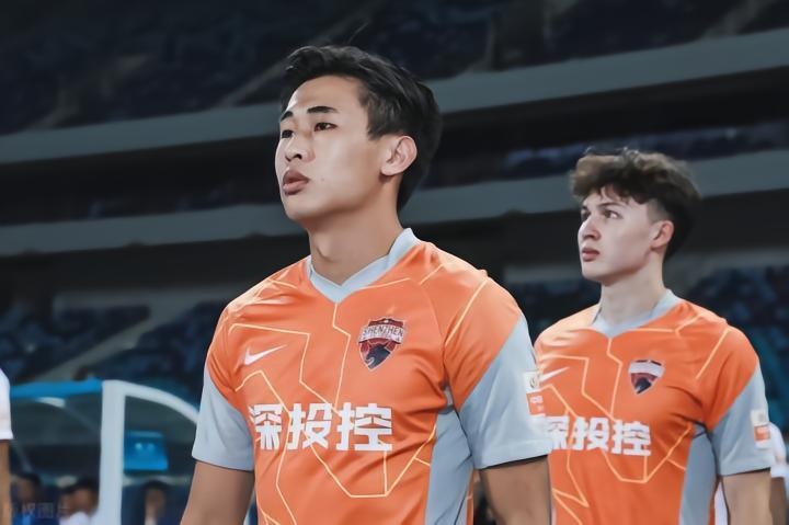 一喜一忧！戴伟浚加盟只欠官宣，张威或被上海申花外租锻炼