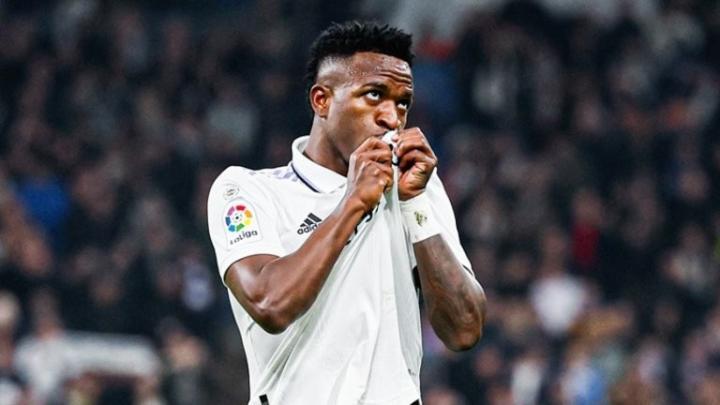 马卡：维尼修斯续约未来几天内官宣，皇马将他视为核心球员