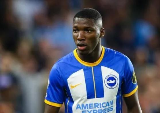 和蓝军抢人，泰晤士报：芒特买不来，滕哈格同意转向凯塞多