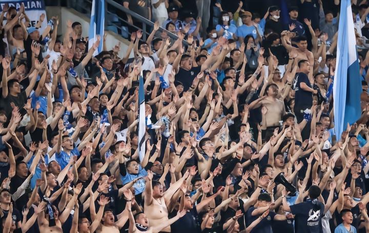 王振澳伤愈复出，大连人队启程前往武汉，客场力求不败！