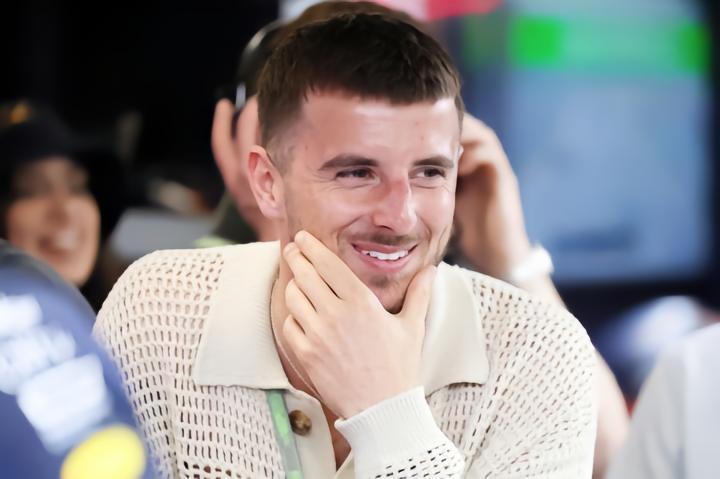 再次恋爱？芒特新女友喜欢穿着小比基尼炫耀她的“身材”