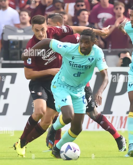 热那亚将目光投向马焦雷和塔梅兹，以加强中场力量