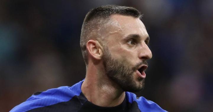 记者：巴萨正在与帕雷霍谈判，但他们还没有放弃布罗佐维奇