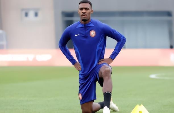 德媒：赫拉芬贝赫希望得到更多出场时间，拜仁还没决定出售他