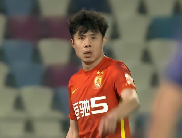 记者辟谣蒿俊闵加盟天津：每个转会期都传，我都替他累得慌