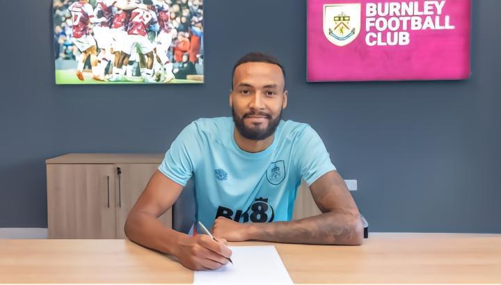 官方∶伯恩利免签莱顿东方门将维古鲁，签约至2026年