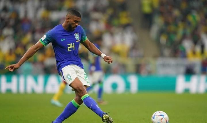 据《Tuttojuve》报道称，西汉姆联愿意为布