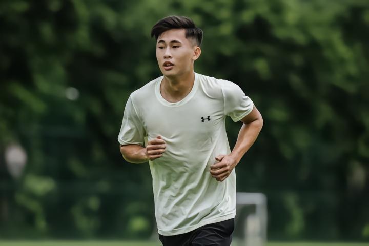 记者：戴伟浚今晚赛前将正式在上海体育场亮相