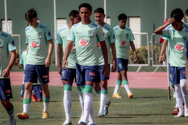 集结！巴西U15抵达萨尔瓦多，紧张备战7月2日杯