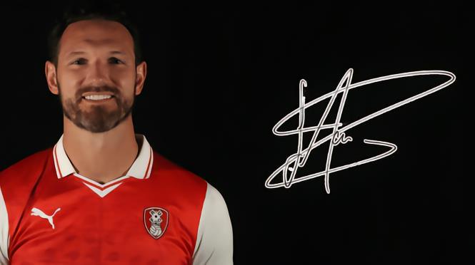 官方 : 罗瑟汉姆与后卫莫里森签下续约合同