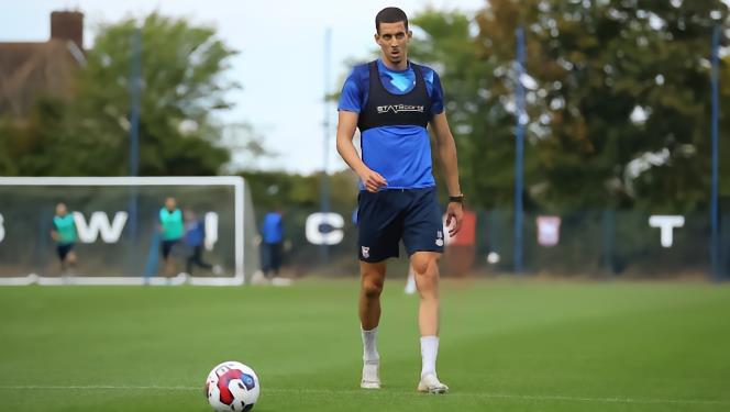 官方 : 伊普斯维奇前锋叶海亚租借加盟剑桥联