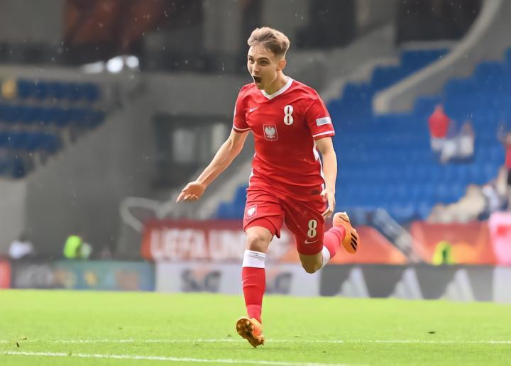 波媒：曼城报价波兰U17国脚博雷斯，为其制定详细计划