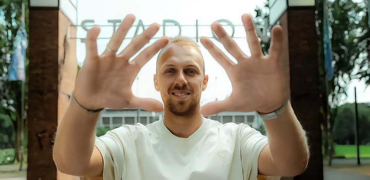 官方∶科隆与门将施瓦伯续约至2027年