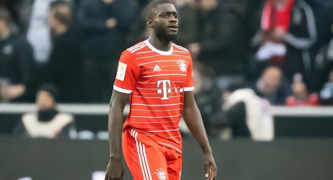 德媒：拜仁新赛季计划三名中卫，布赫曼和斯塔尼希奇作为补充