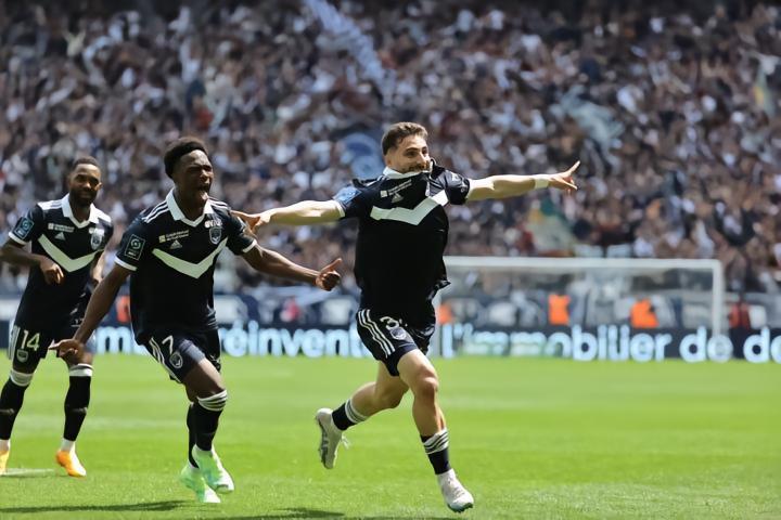 官方|激活买断条款 前锋维塔什维利签约至2027年6月