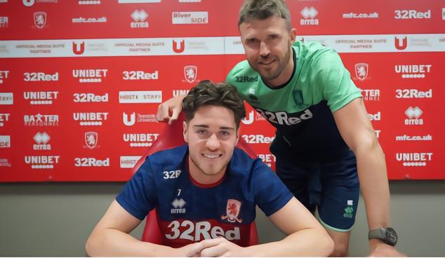 官方 : 米德尔斯堡与中场哈克尼签下续约合同