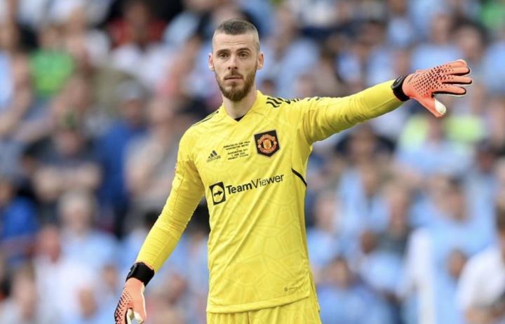 曼晚：尽管德赫亚合同今晚到期，但曼联并未放弃与他谈续约