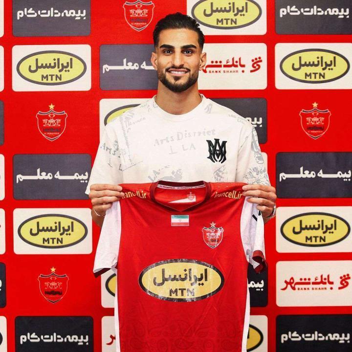 官宣：伊朗前锋扎赫迪回归波斯波利斯！双方签约1个
