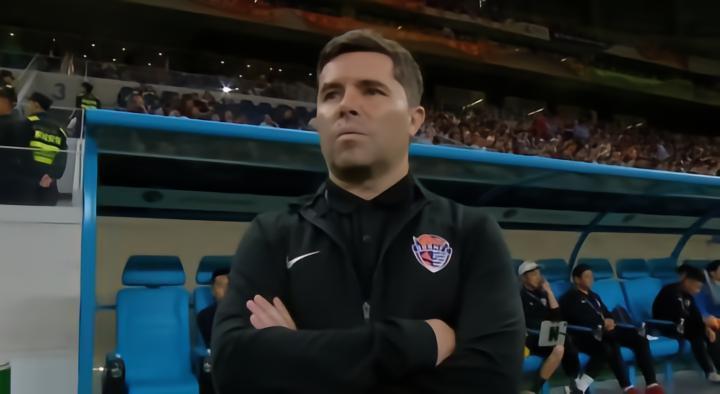 海牛主帅：大连是我们的直接竞争对手，全队上下精神都很专注