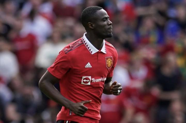 B费：拜利是我见过封堵射门能力最强的球员之一，速度也很快