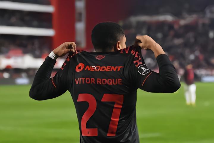 世体：维托尔·罗克转会至巴塞罗那的工作只剩下巴萨