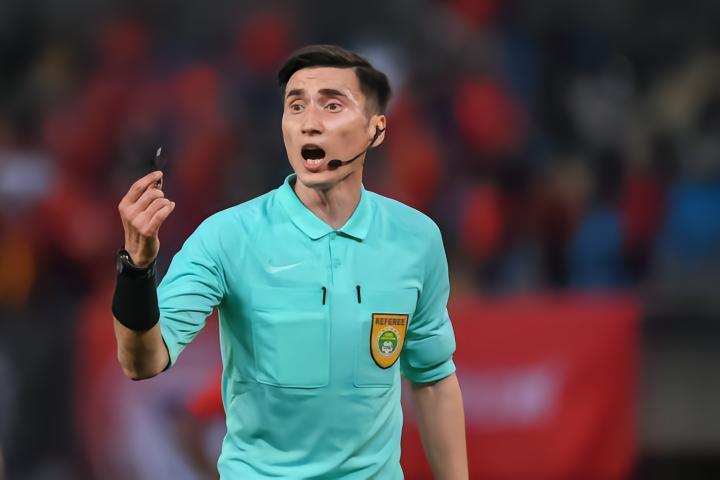 5名国际级护航保级战！马宁执法大连青岛，王迪吹南通战梅州