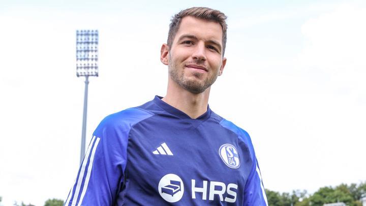 沙尔克官方：球队前锋派林格转会至海登海姆，转会费180万