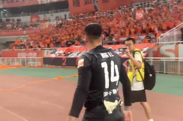 王大雷再谈带徐新谢场：希望球迷能多些宽容和尊重