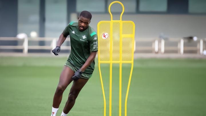 记者：利雅得胜利即将与葡萄牙中场威廉-卡瓦略完成签约