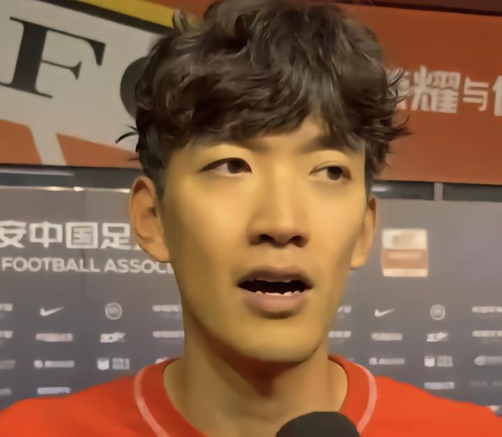 颜骏凌：泰山换帅后打法、精气神都很好，拿一分是不错的结果