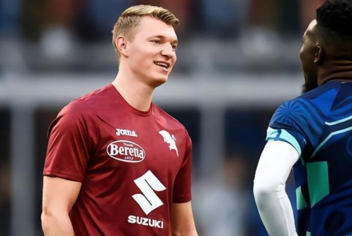 意媒：都灵拒绝了那不勒斯和利物浦为舒尔斯送上的报价