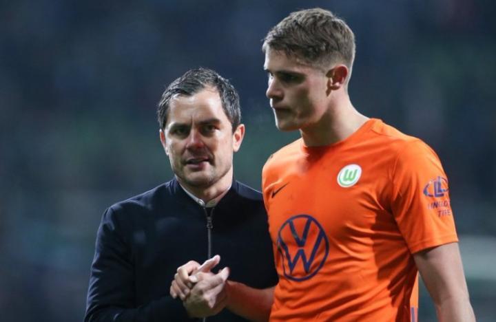 罗马诺：范德文非常想加盟热刺，双方仍在谈判中