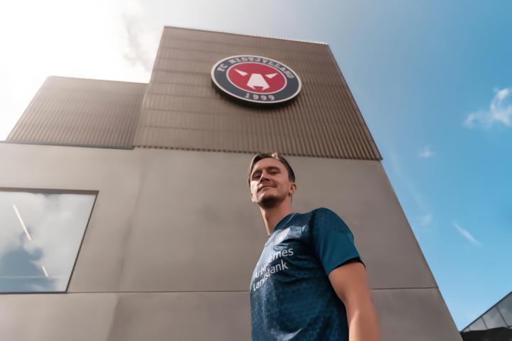 中日德兰签下安德莱赫特28岁瑞典中场克里斯托弗·奥尔松