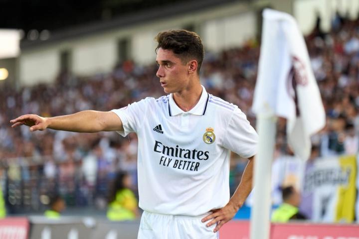 德天空：多特关注皇马小将阿里巴斯，高层对他评价很高