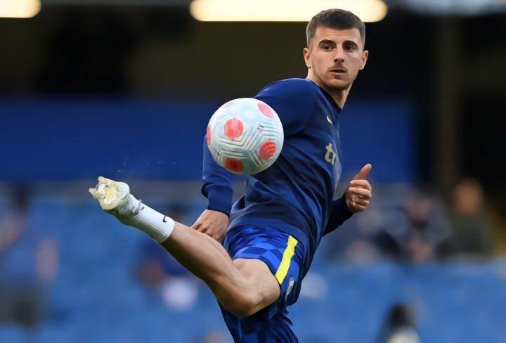 记者：曼联将在今天官宣芒特加盟；球员将于周四参加季前训练