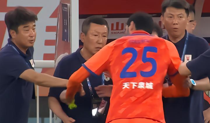 海港助教蔡惠强：根据规则，蒋光太解围不能算作泰山进攻终结