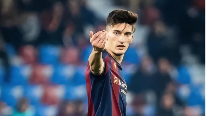 科贝电台：现有合同15%-20%二转收益归佩佩卢本人所有