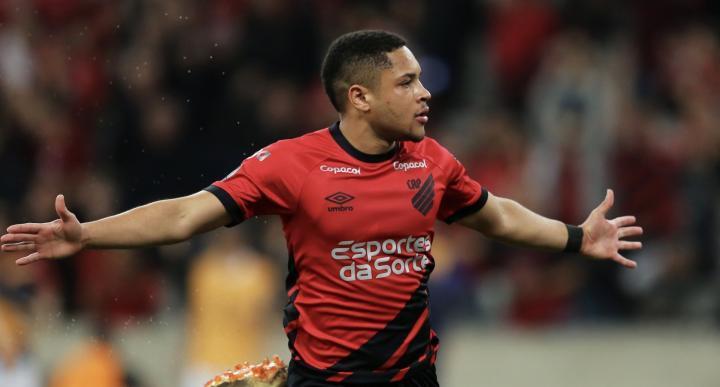 拉菲尼亚：罗克能在世界足坛大有作为，并给巴萨提供很大帮助