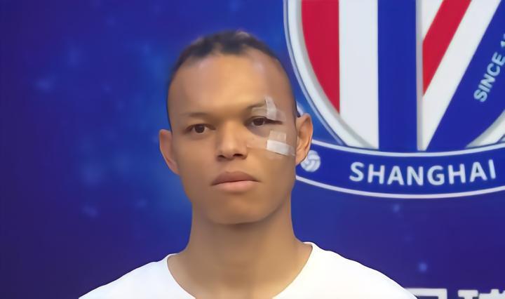 晏新力：我了解祖辈在中国的历史，很荣幸来到上海踢球