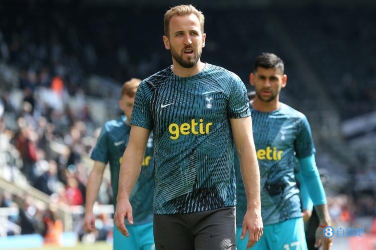 记者谈拜仁转会策略：优先引进凯恩 推进沃克，无意K-图拉姆